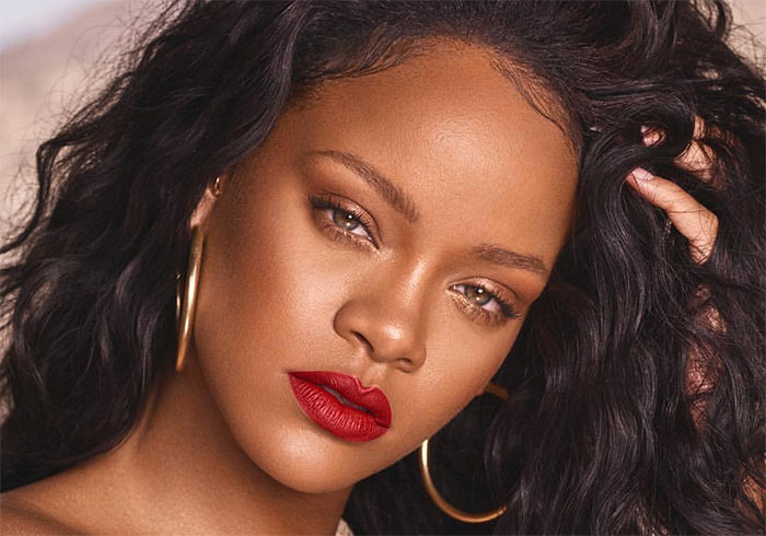 Sexy ! Rihanna sort le grand jeu pour Fenty Beauty !