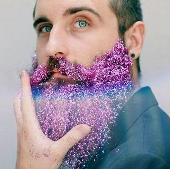 Réveillon du nouvel an : La barbe pailletée, la tendance WTF !