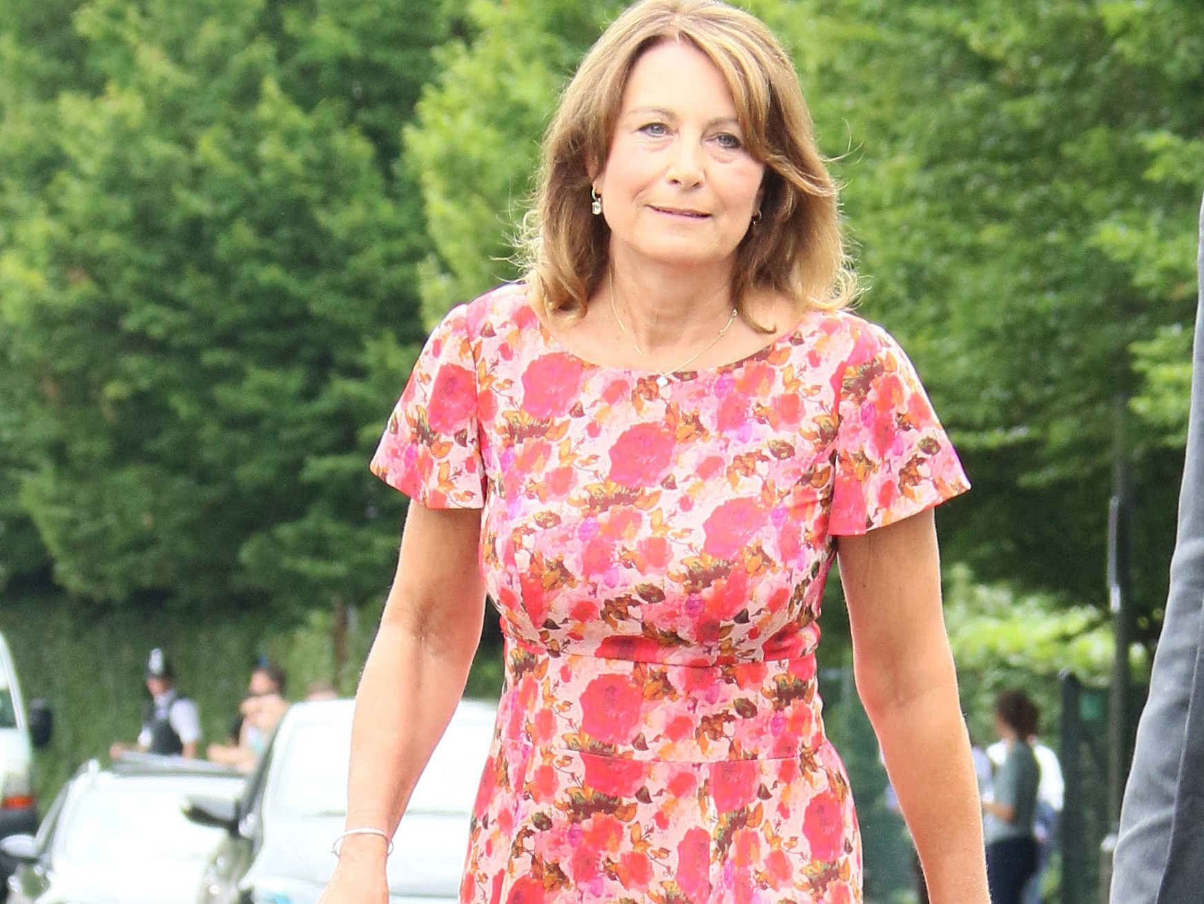 Carole Middleton, la mère de la duchesse de Cambridge, enfile elle aussi un gilet jaune