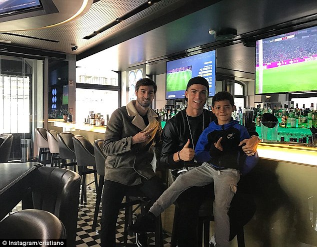 Cristiano Ronaldo dépense 30.000 euros pour un apéro de 15 minutes avec ses amis