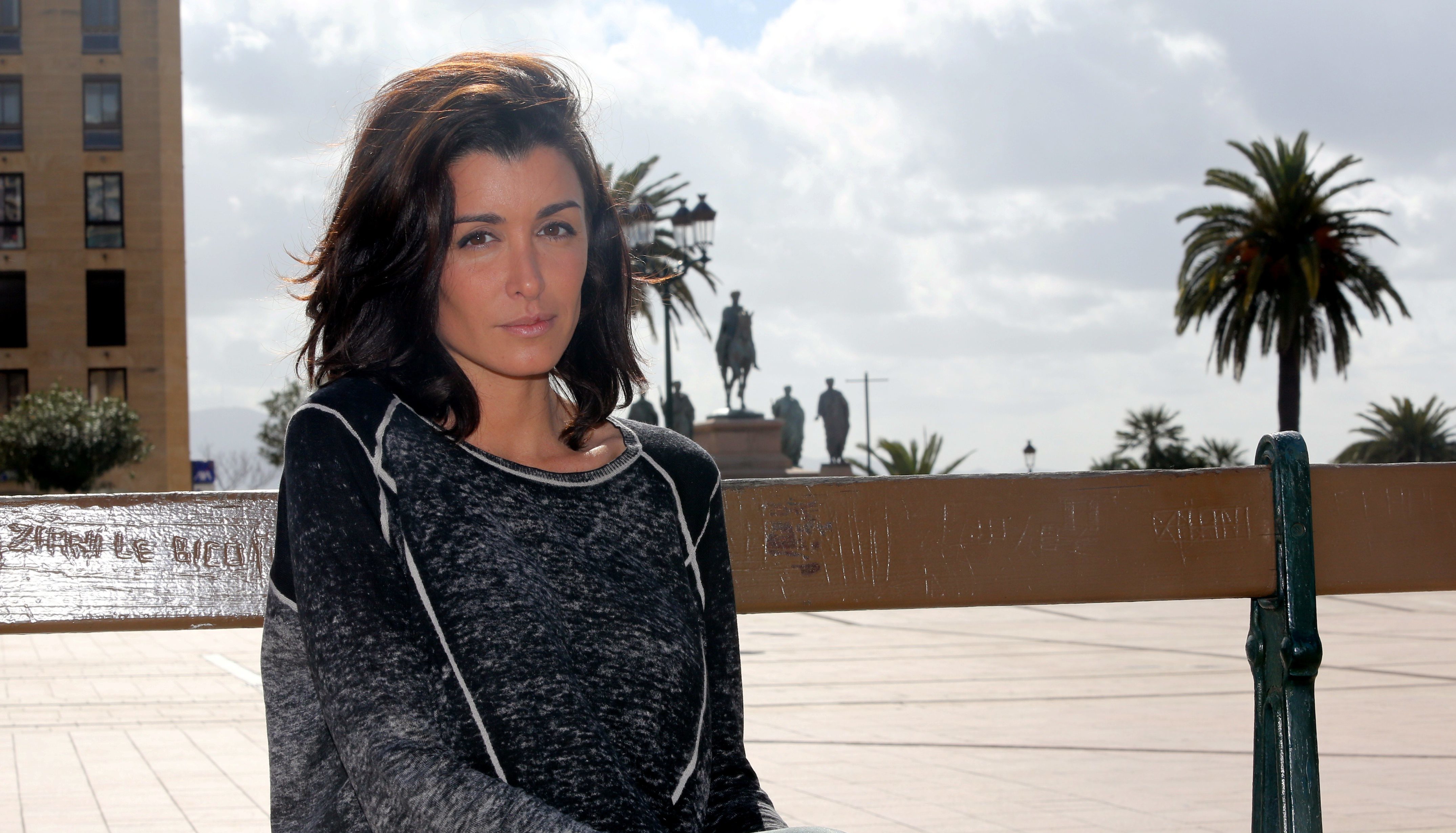 Jenifer s'emporte contre les clichés sur les Corses : "Ça veut dire quoi ? Que je vais sortir une arme ?"