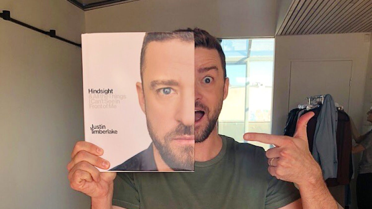 Justin Timberlake se rend dans des librairies au hasard et signe des copies de son autobiographie