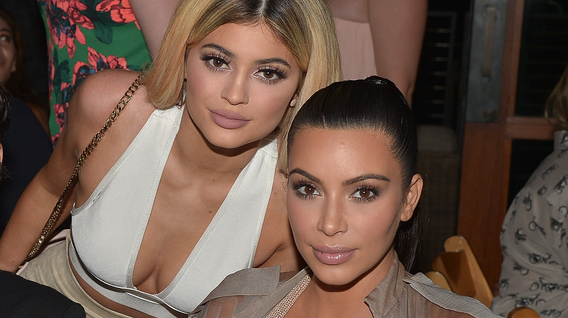 Kim Kardashian et Kylie Jenner : Soeurs jumelles sexy pour gâter leurs fans !