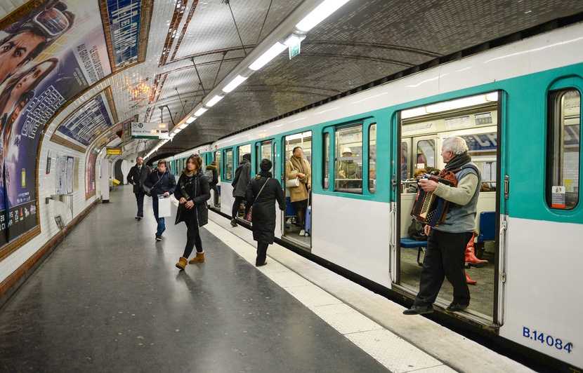 Paris : un bébé naît dans le métro, la RATP lui offre un cadeau