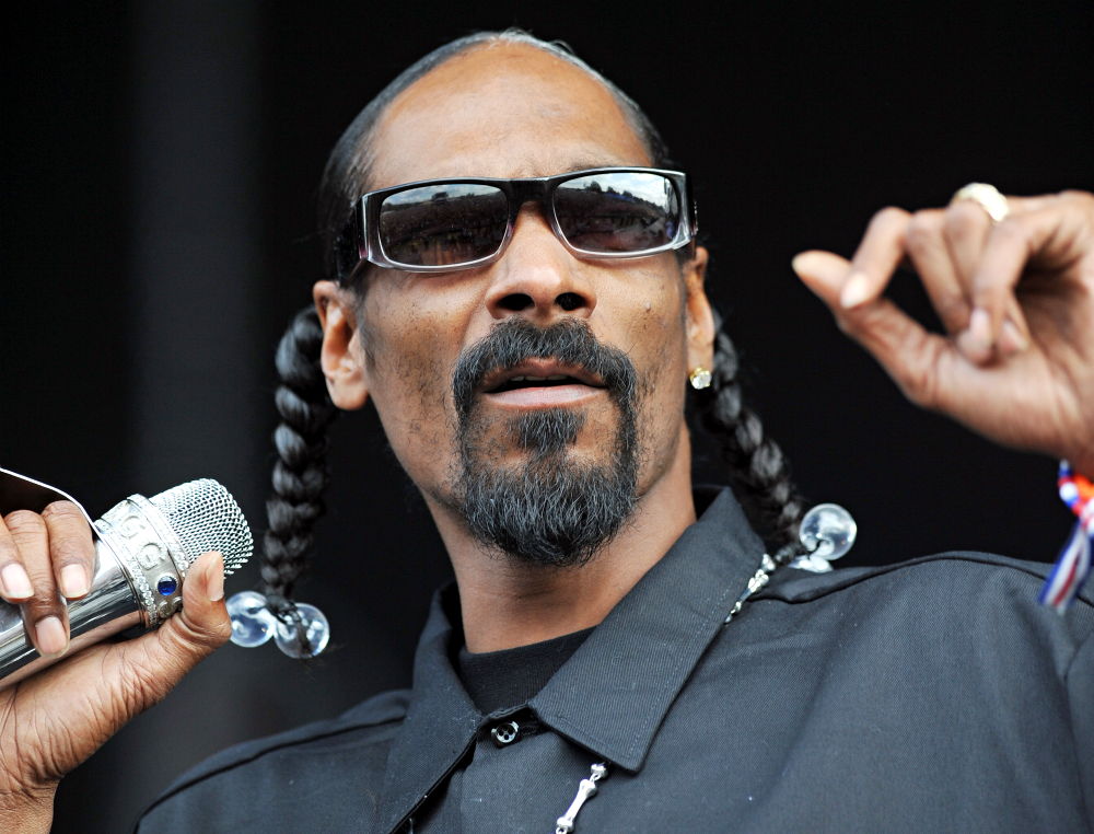 Snoop Dogg célèbre son étoile sur le "Walk of Fame" en se rendant hommage !