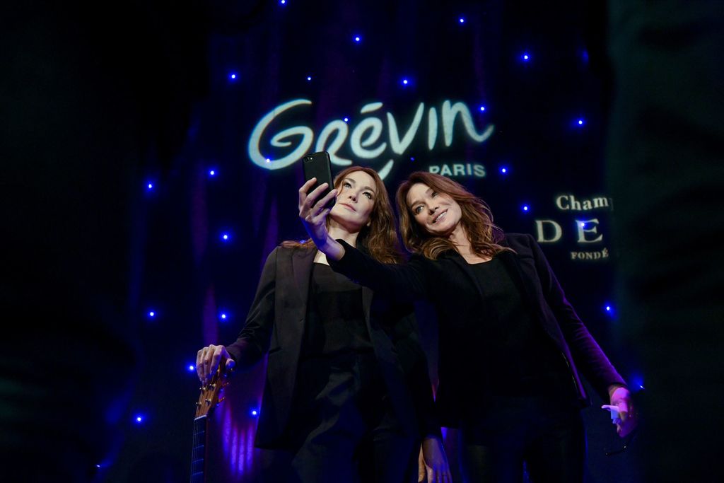 Carla Bruni : Découvrez son double de cire au Musée Grévin !