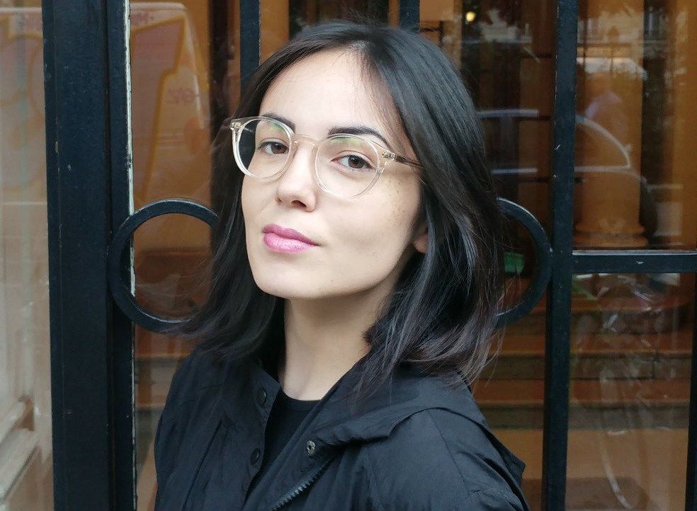 Agathe Auproux se coupe les cheveux !