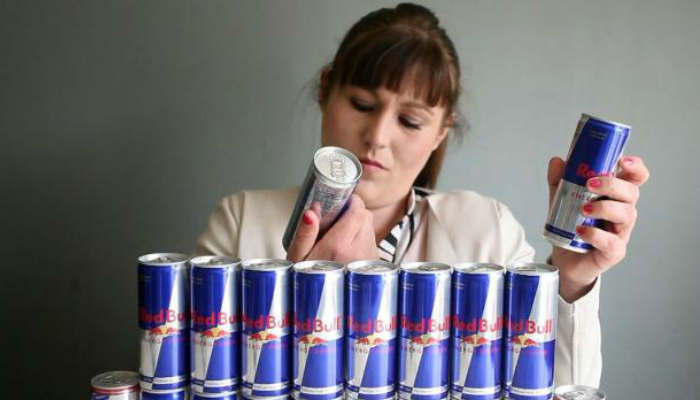 Avant/après : Elle boit du Red Bull tous les jours pendant 4 ans, le résultat est catastrophique