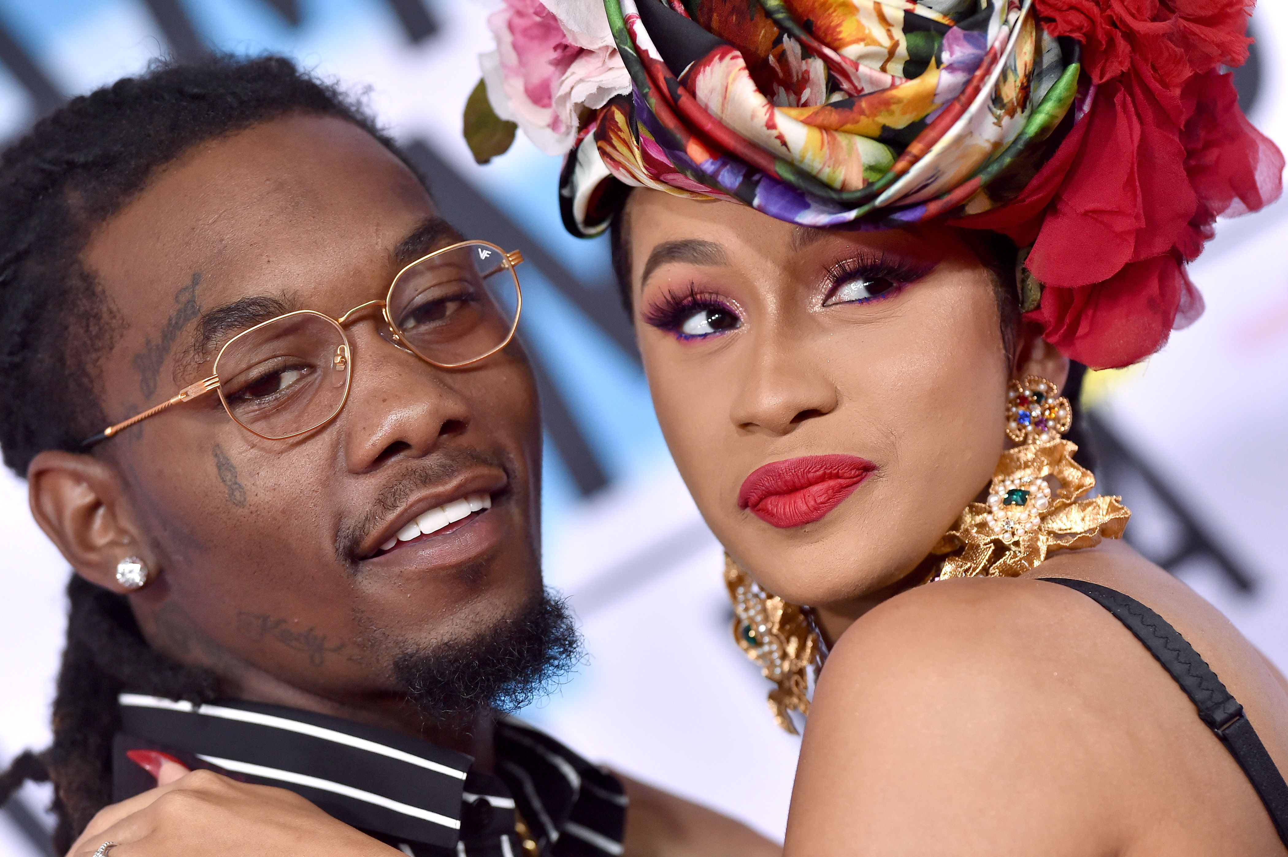 Cardi B trompée : Elle défend son ex Offset venu s’excuser sur scène !