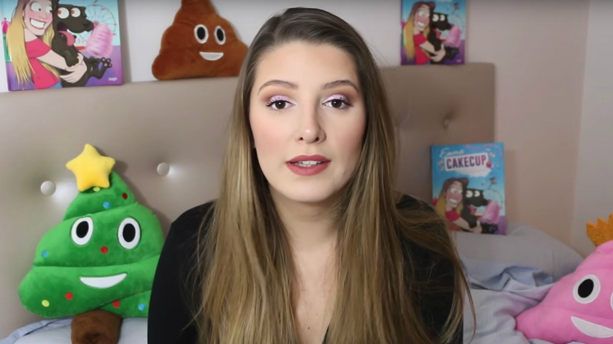 Emma CakeCup : Des photos de la Youtubeuse dénudée prochainement sur la toile, elle se dit victime de chantage !