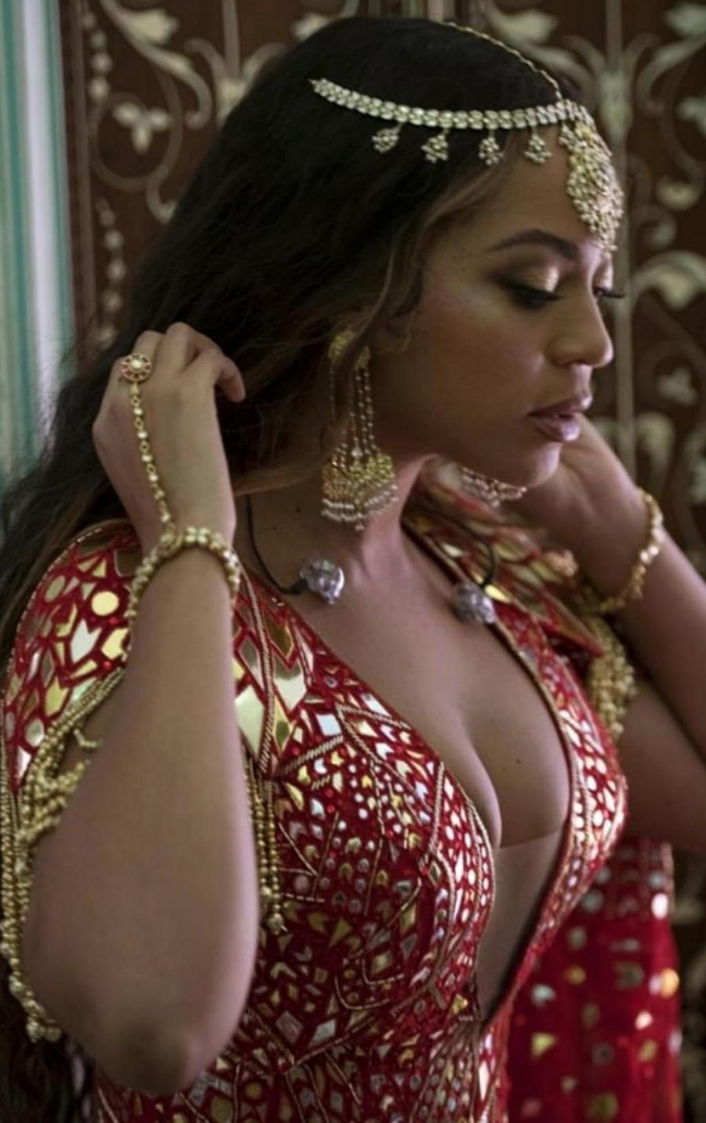Beyoncé star d'un mariage en Inde avec un incroyable décolleté