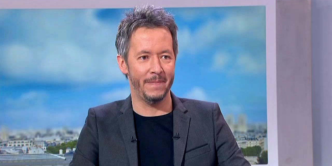 Jean-Luc Lemoine surprend avec l'annonce de l'arrêt de son émission : La chaîne minimise