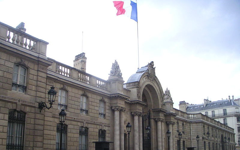 Le couple Macron remercie les standardistes de l’Elysée