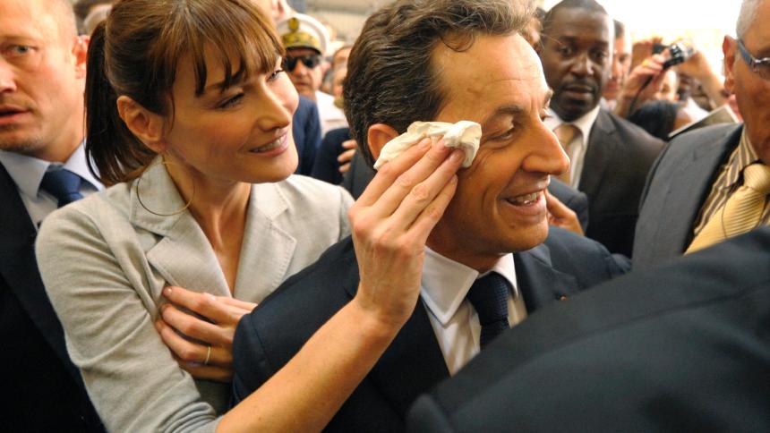 Quand Carla Bruni débarquait en lingerie à une réunion de Nicolas Sarkozy !