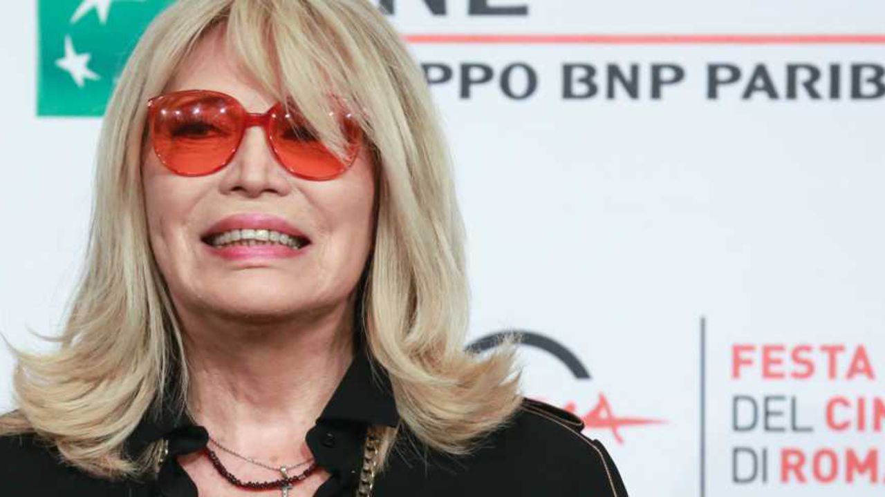 Amanda Lear : Pourquoi elle refuse de révéler son âge