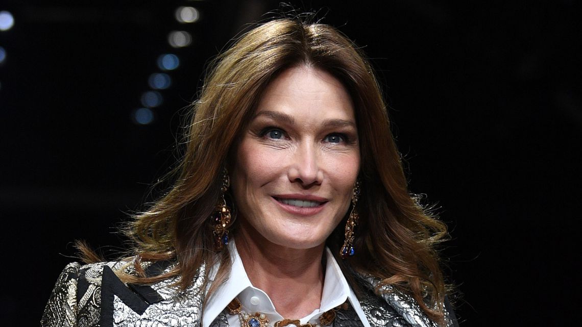 Carla Bruni fait plaisir aux internautes avec une jolie photo de sa fille