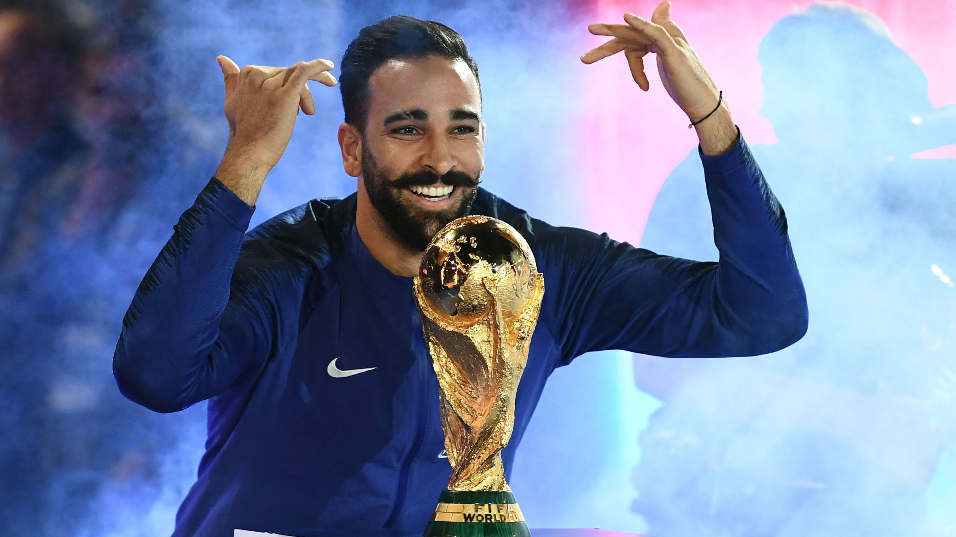 Coupe du Monde 2018 : L'incroyable gaffe d'Adil Rami face à la présidente croate
