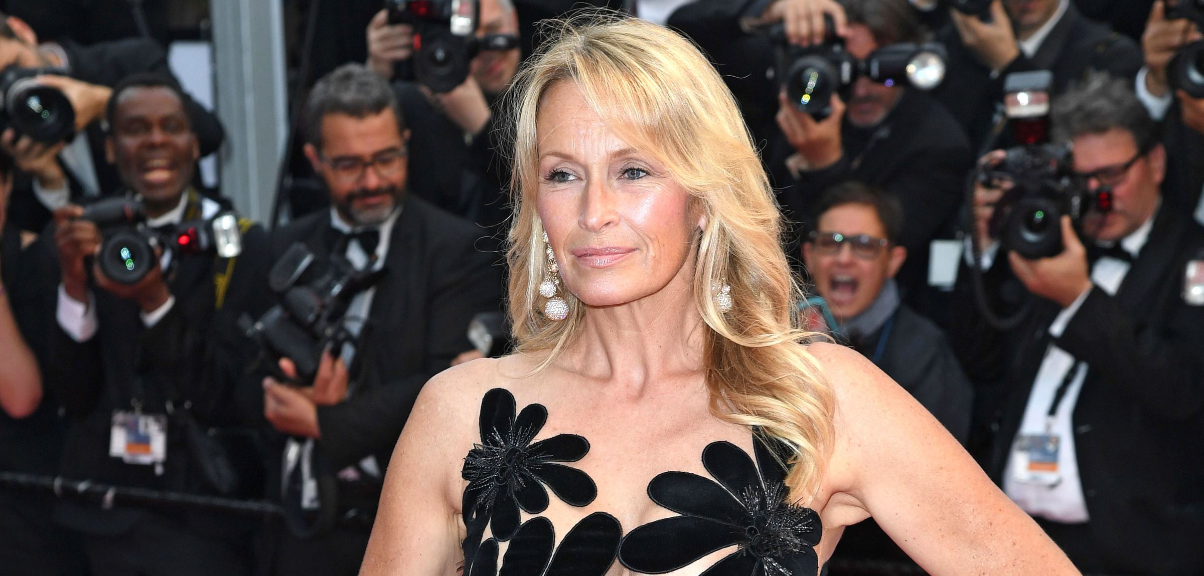 Estelle Lefébure amoureuse : L'ex de David Hallyday en couple avec un beau quadra ?