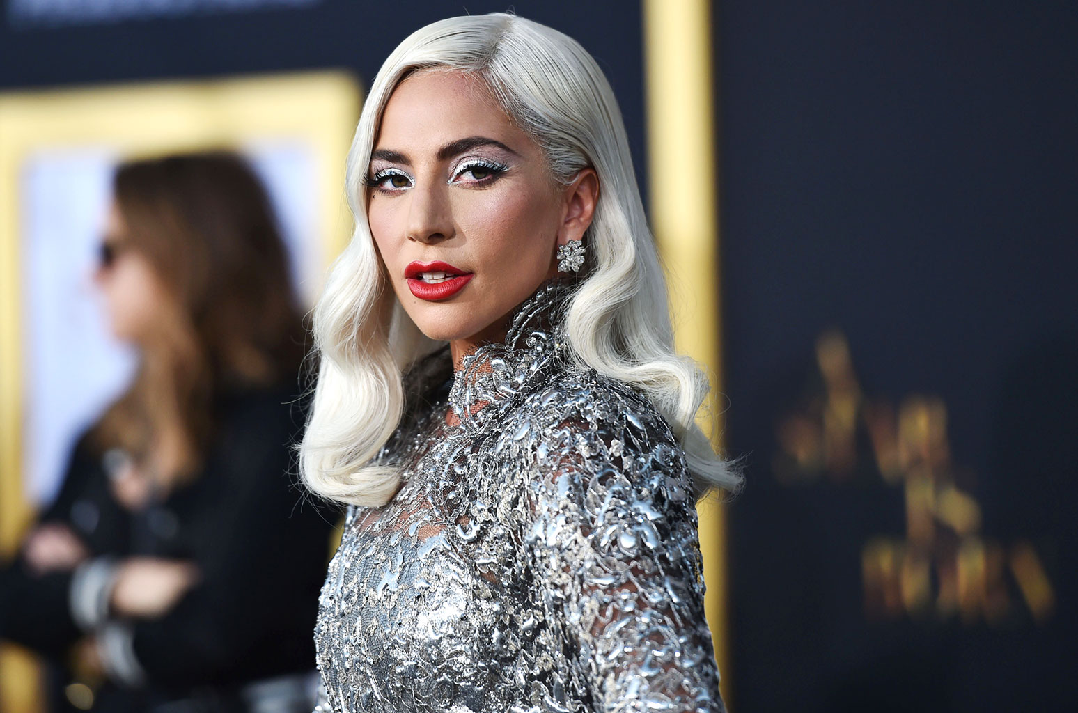 Lady Gaga lance sa gamme de cosmétiques !