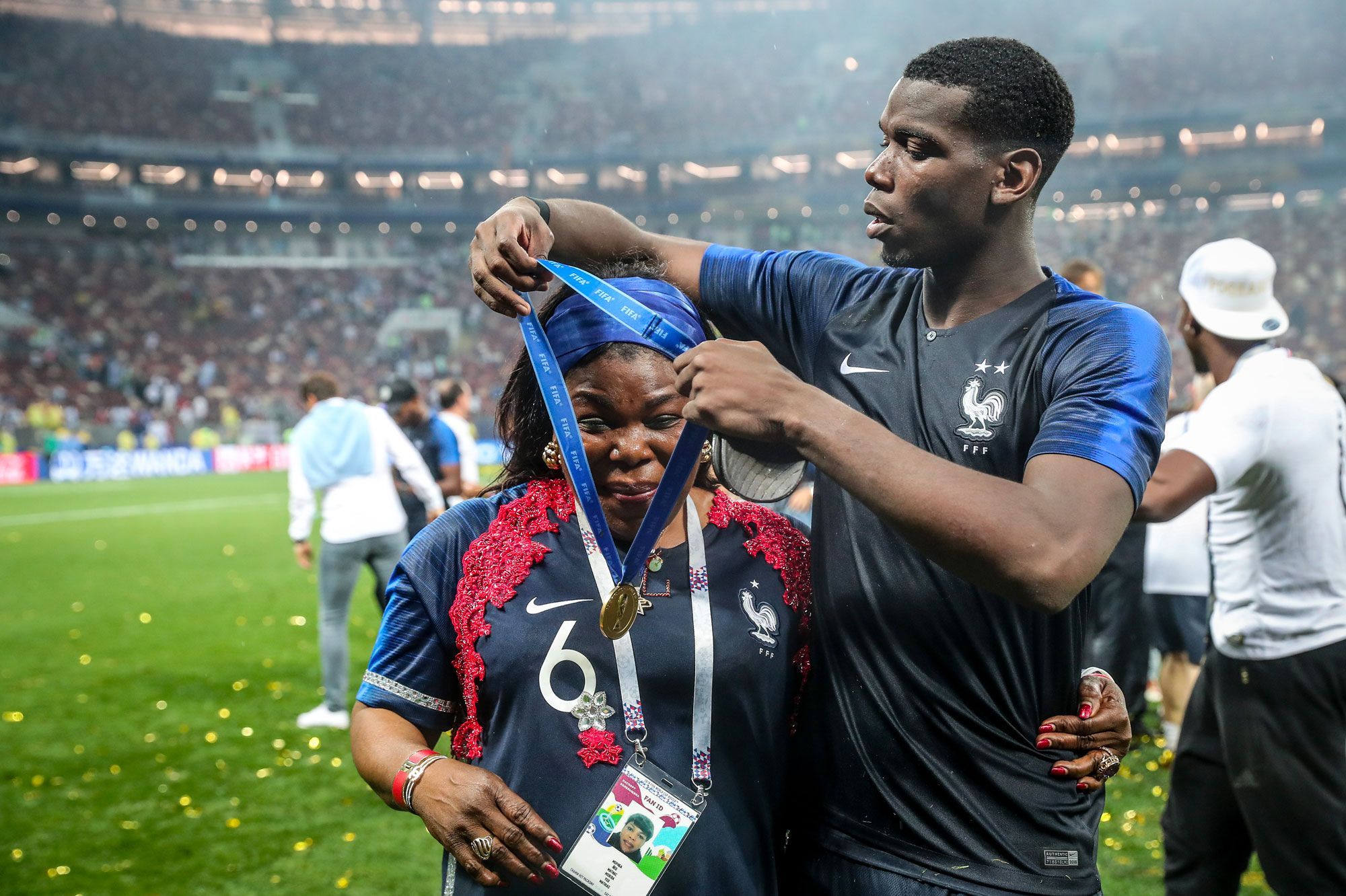 Paul Pogba : Sa maman est la star d'une publicité pour Adidas... Et c'est très drôle !