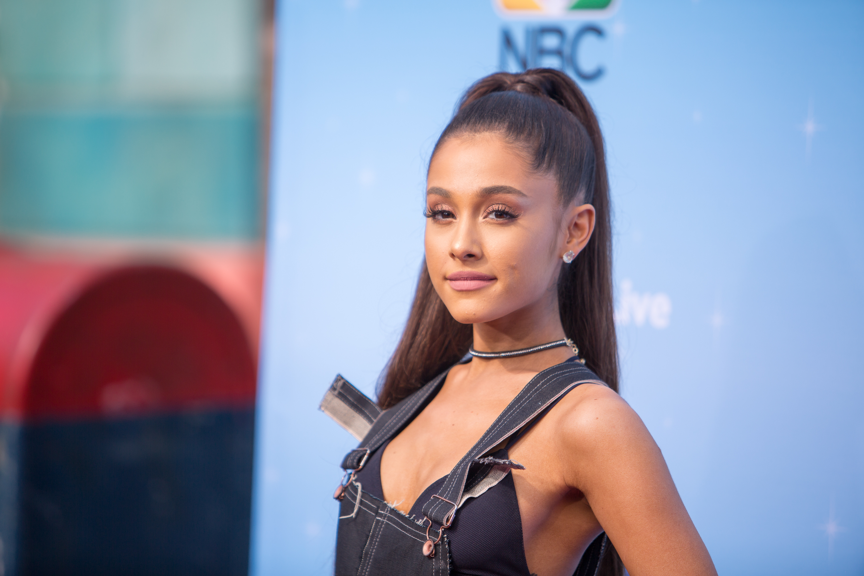 Ariana Grande refuse une fortune pour faire retirer son tatouage