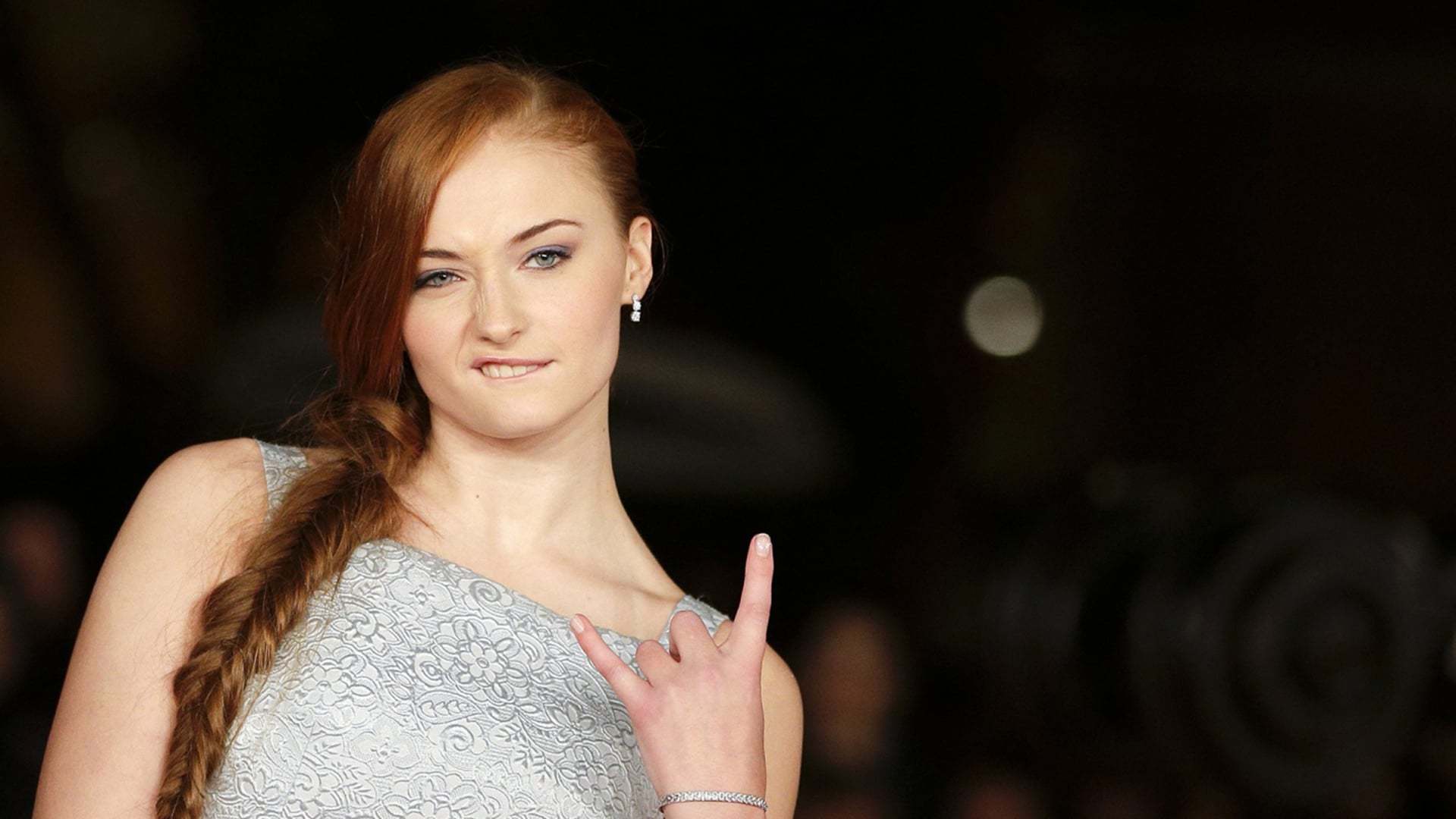 Sophie Turner s'énerve : non, les maladies mentales ne sont pas "tendance"