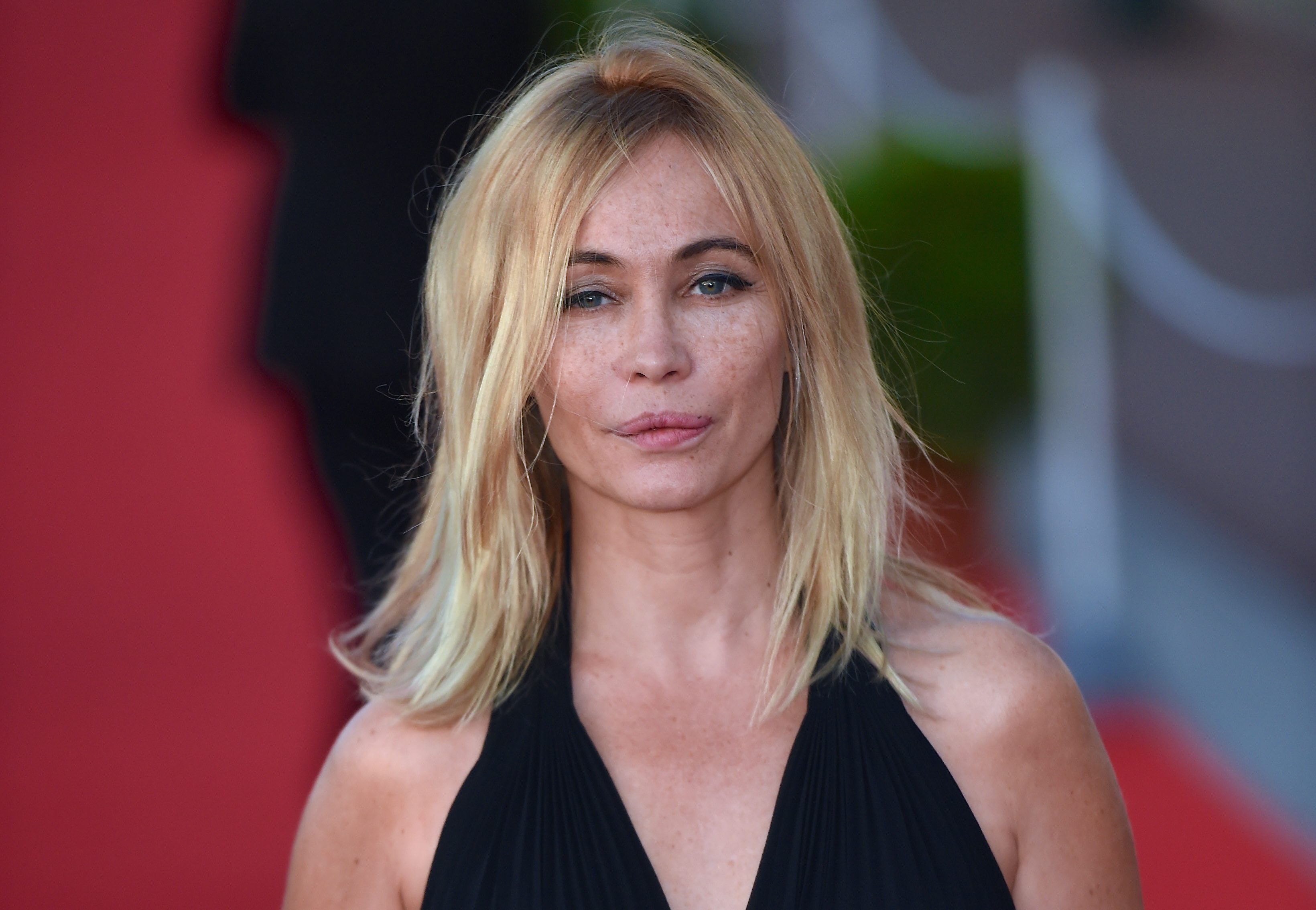 Tendre moment de complicité entre Emmanuelle Béart et sa fille