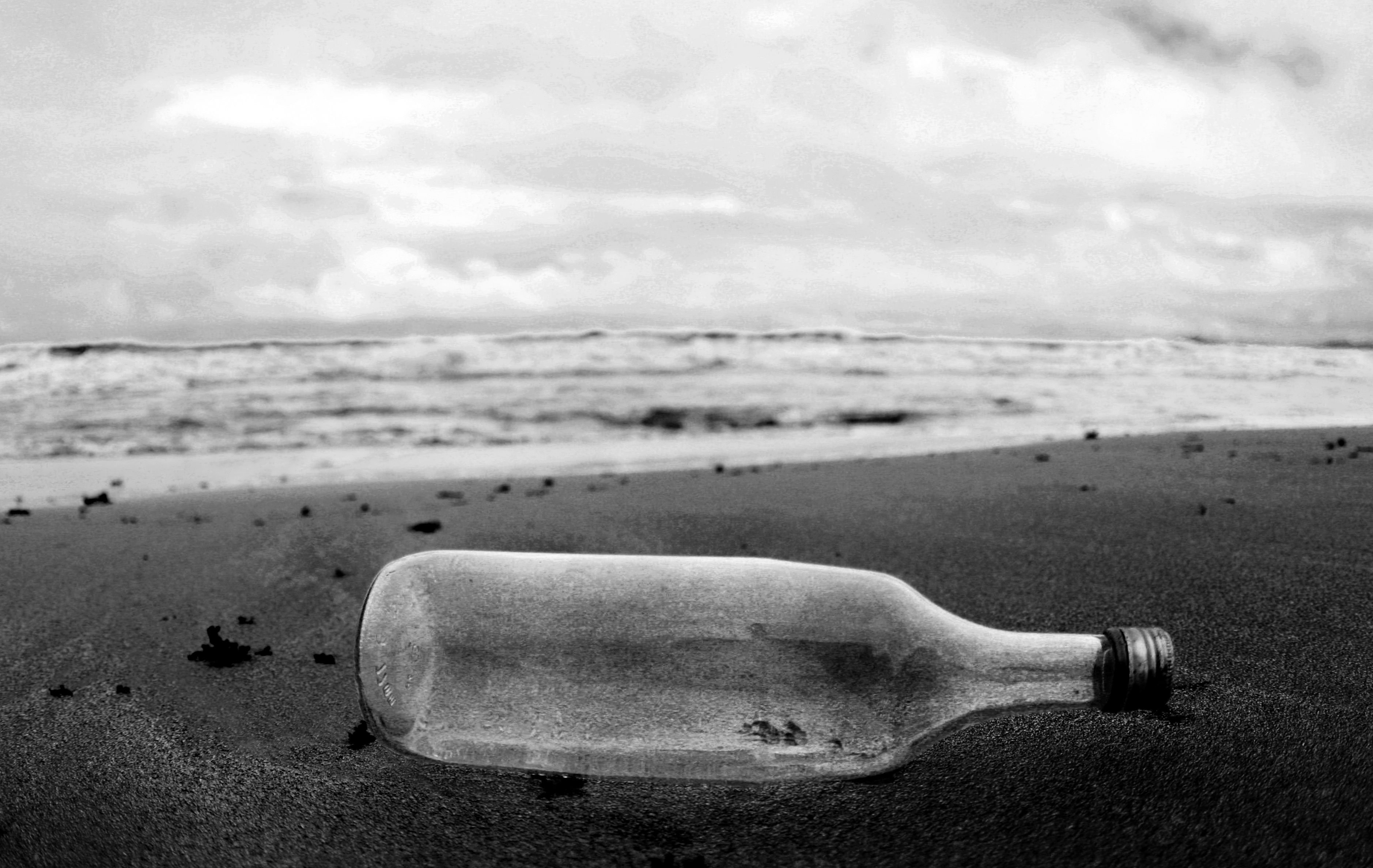 18 ans après elle retrouve sa bouteille lancée à la mer