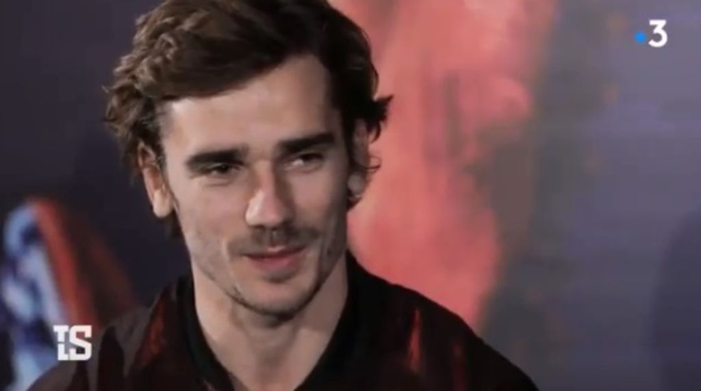 Antoine Griezmann très ému par la surprise de ses parents