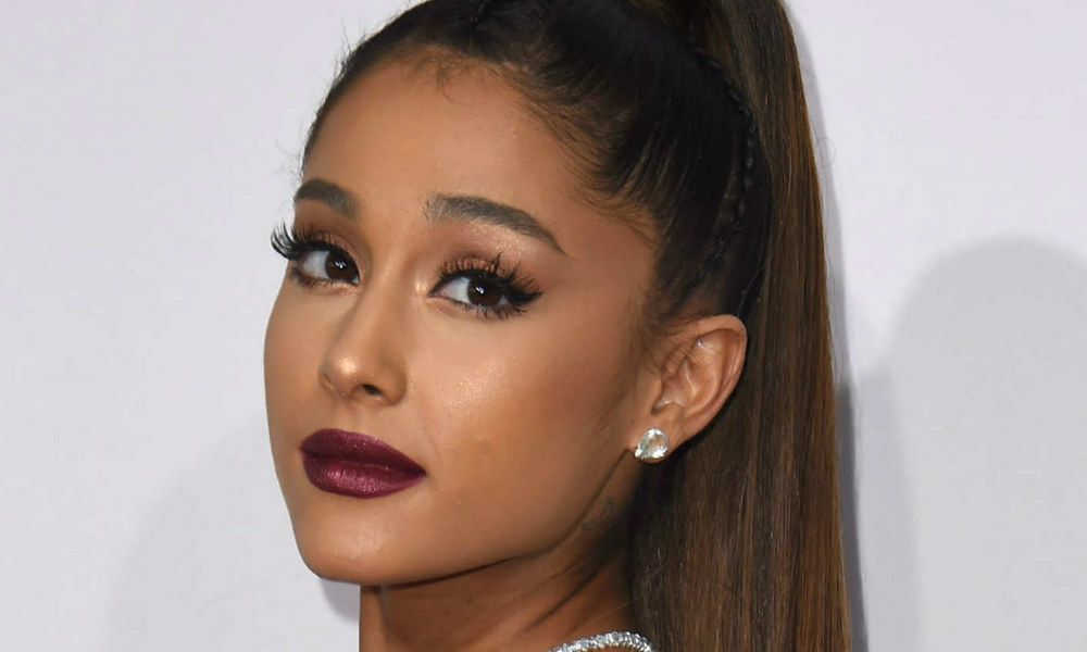 Ariana Grande sort son nouvel album : la toile s'enflamme