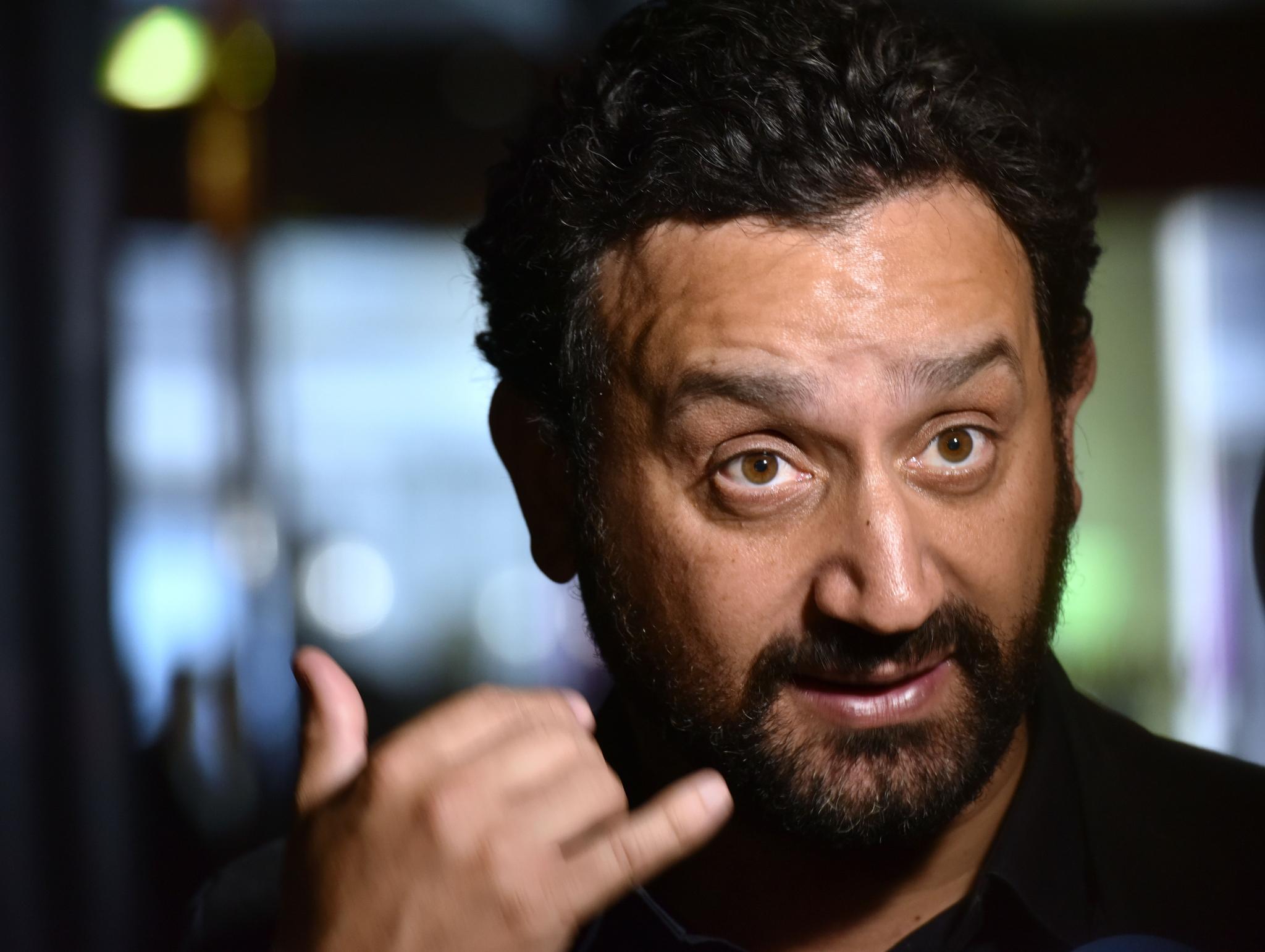 Cyril Hanouna : la fille d'un couple de comédiens veut "le taper"