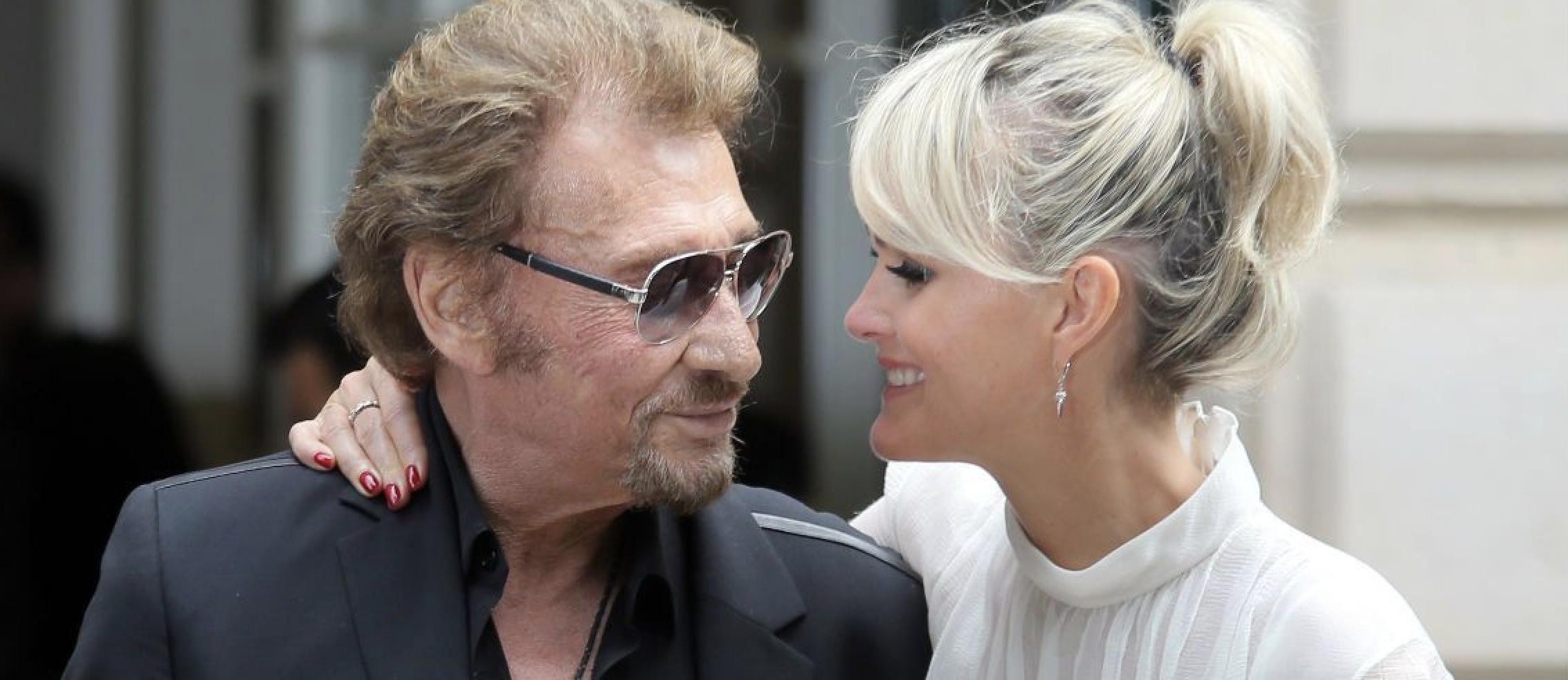 Laeticia Hallyday pense fort à Johnny pour la Saint-Valentin : Ce mot d’amour qu’elle lui envoie