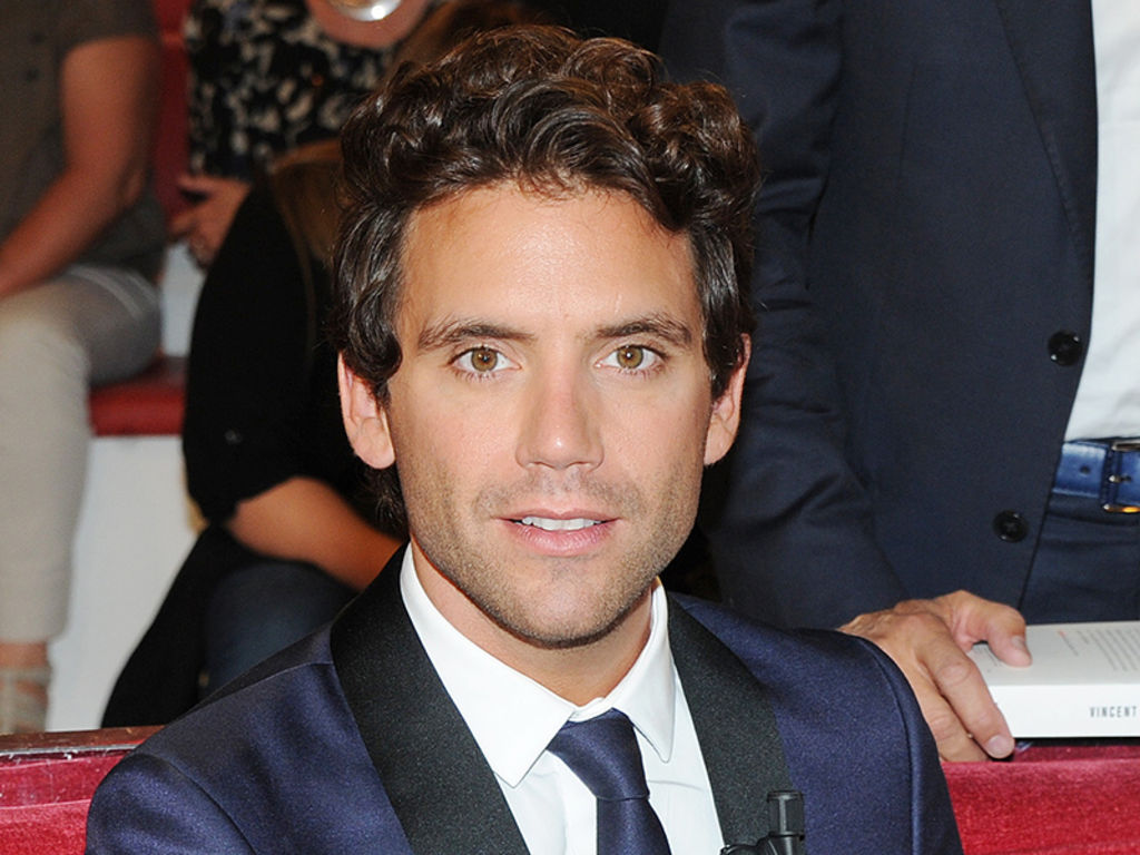 Mika pose torse nu en vacances : Son incroyable Summer Body fait s'enflammer les internautes !