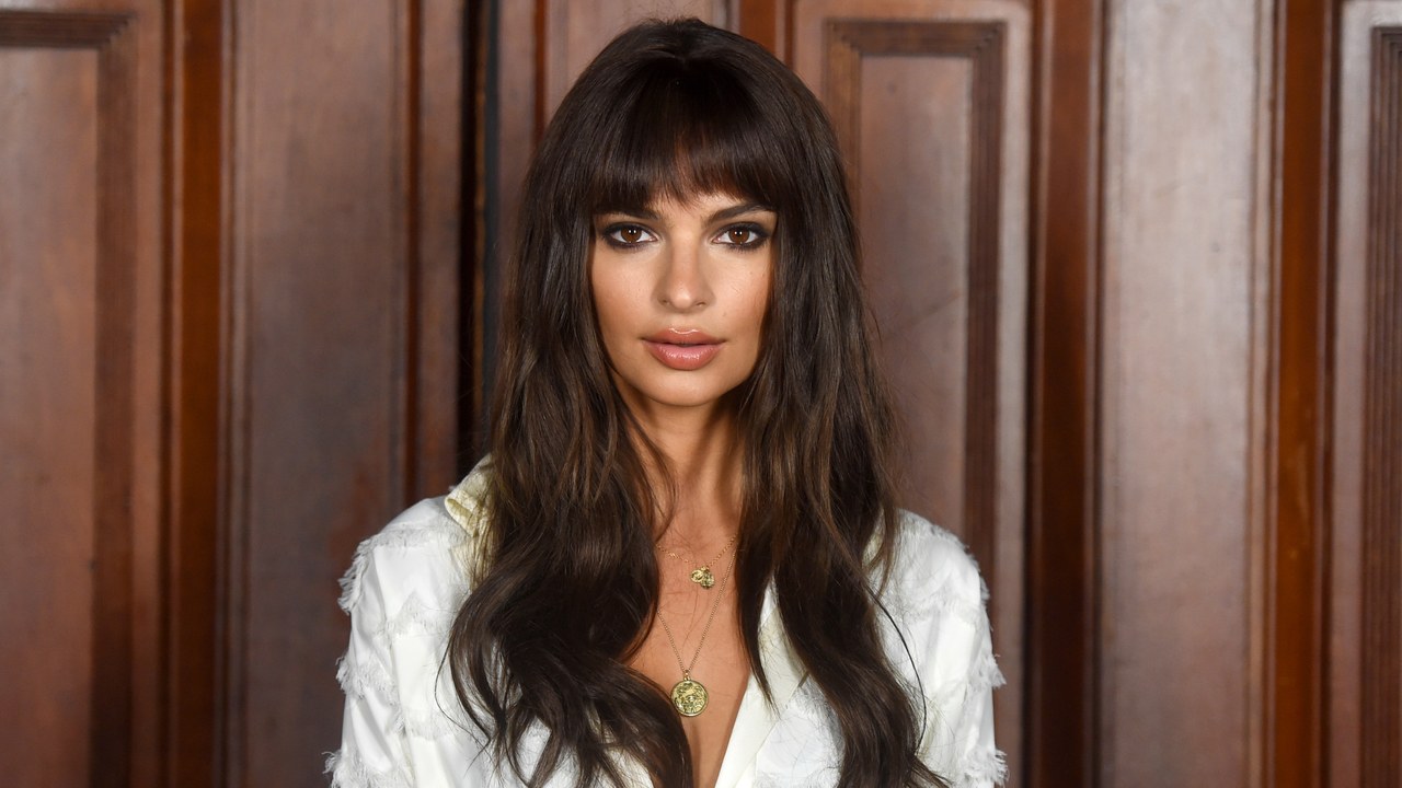 Olala ! Emily Ratajkowski en montre presque trop dans son bain