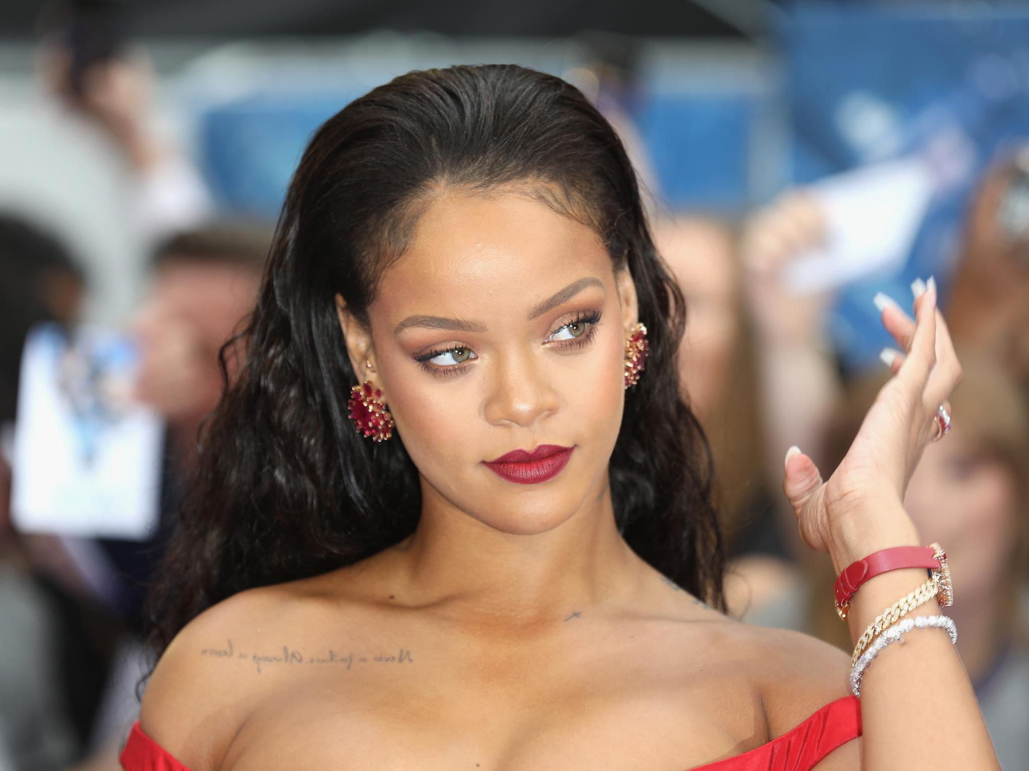 Rihanna affole ses fans avec de nouveaux clichés sensuels
