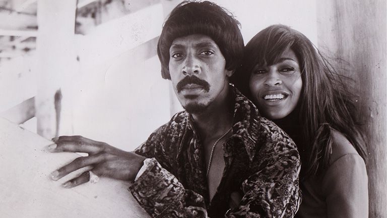 Tina Turner revient sur sa relation très violente avec Ike Turner : "C'était une sorte de viol"