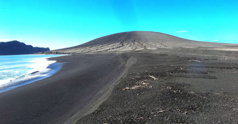 Une île mystérieuse apparue dans le Pacifique intrigue les scientifiques