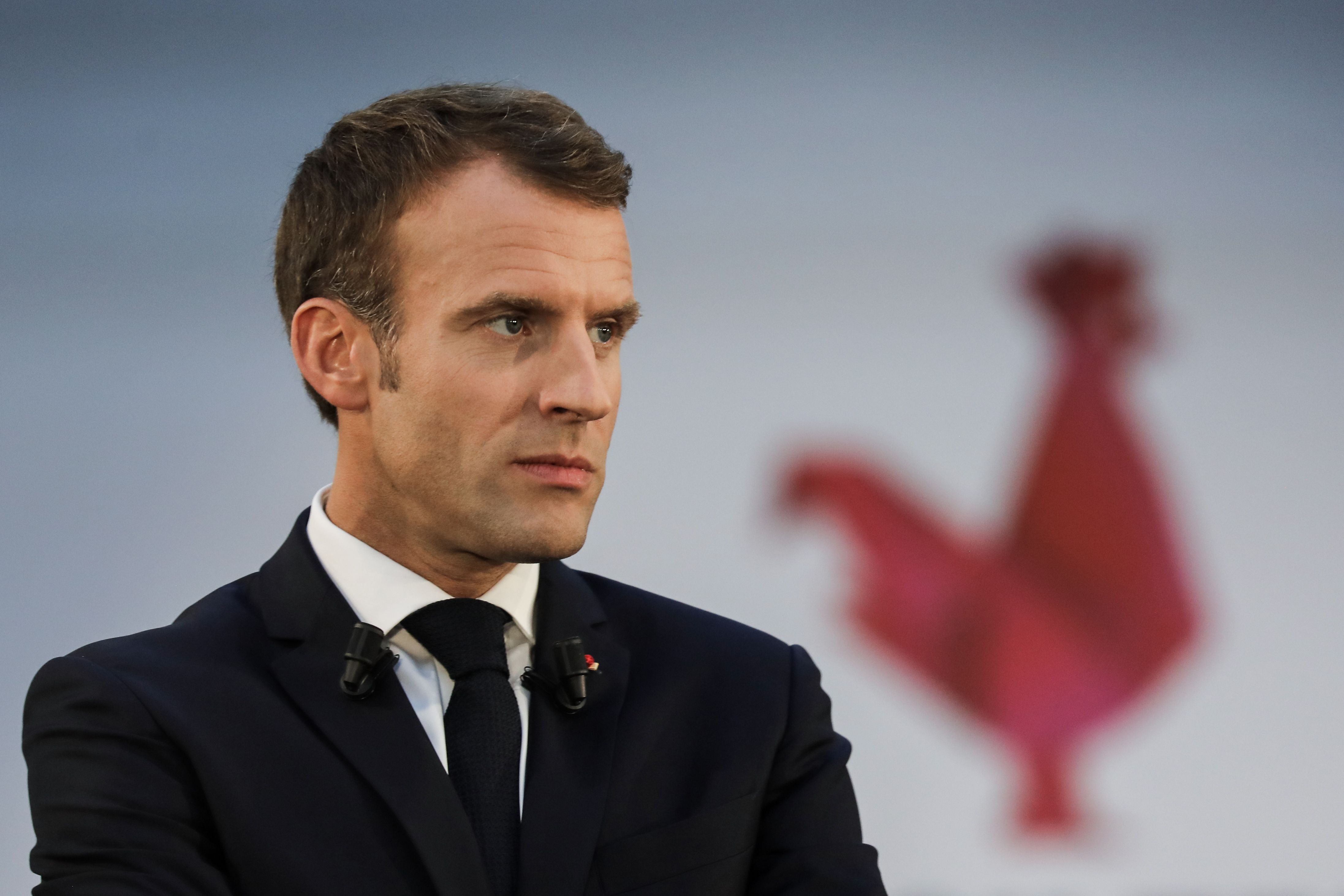 Emmanuel Macron : le président sauvé par le maquillage !