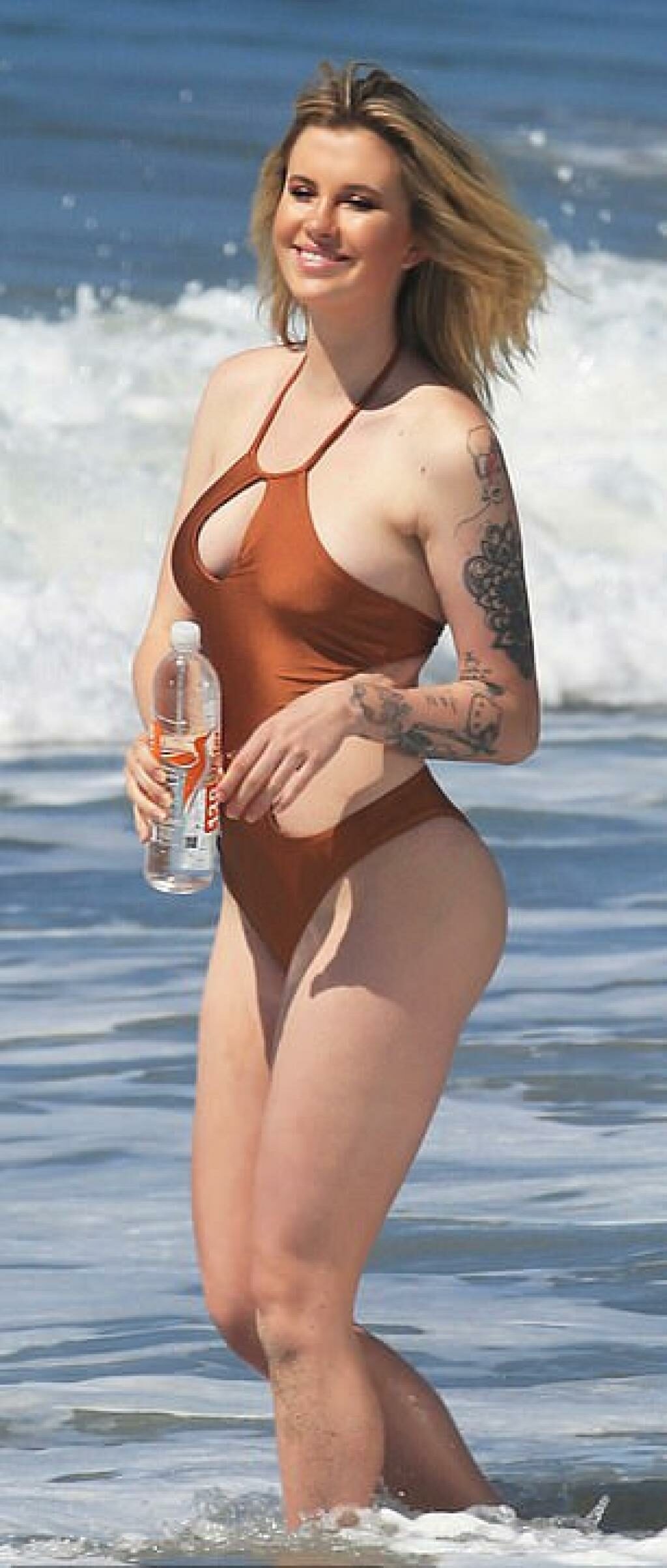 Ireland Baldwin : en mini bikini, elle affole les internautes