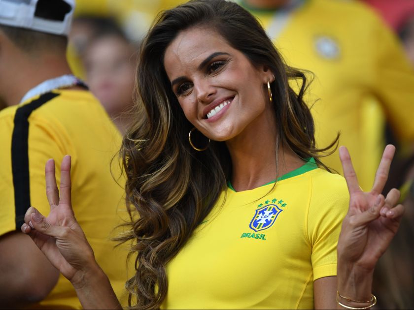 Izabel Goulart : Découvrez sa tenue très osée lors du carnaval de Rio