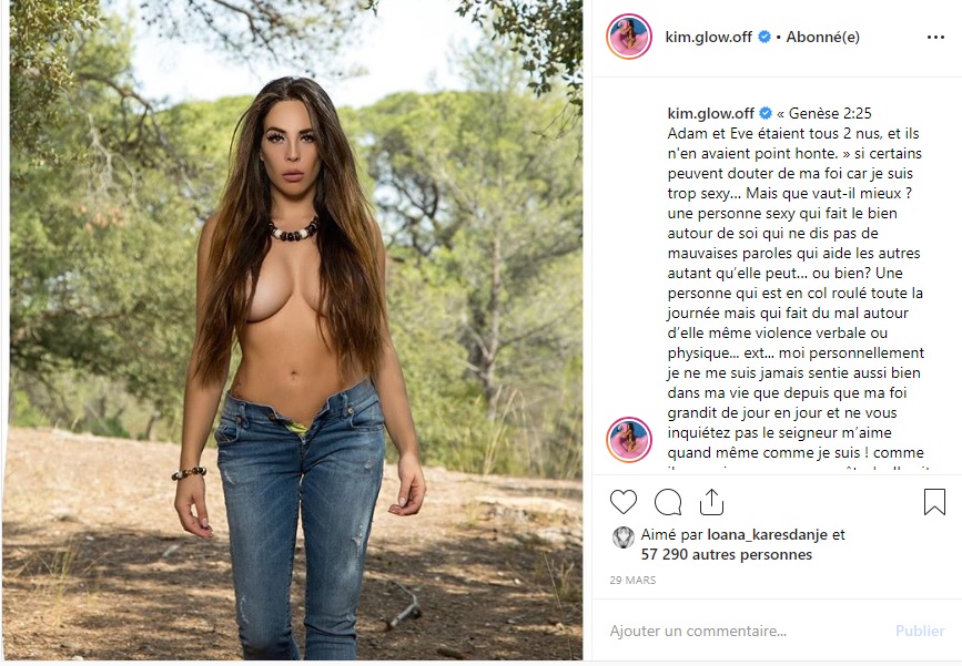 Kim Glow pose topless et répond à ses haters