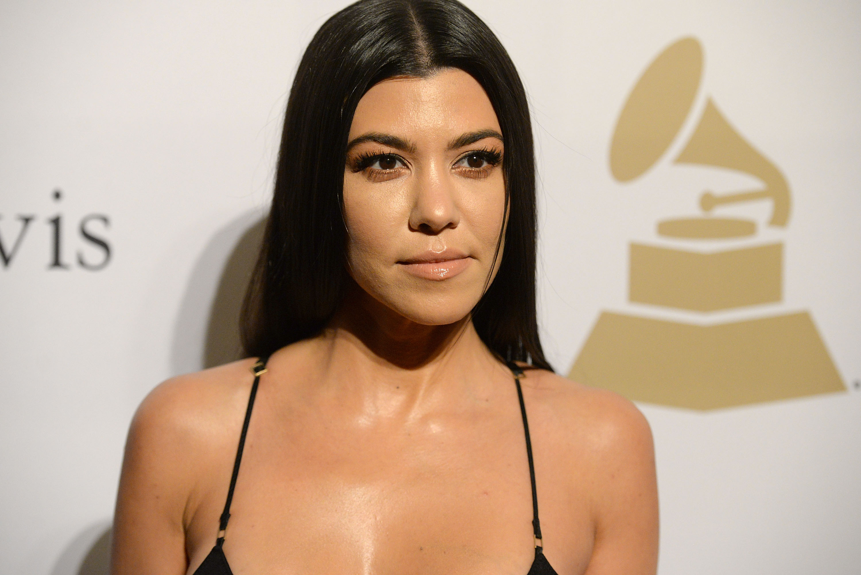 Kourtney Kardashian se dévoile nue dans son bain !