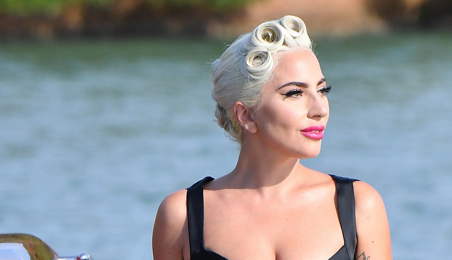 Lady Gaga en couple avec un célèbre comédien ?