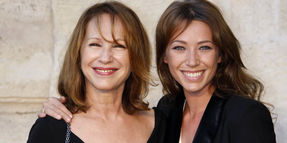 Nathalie Baye : son tendre hommage à son père décédé émeut Laura Smet