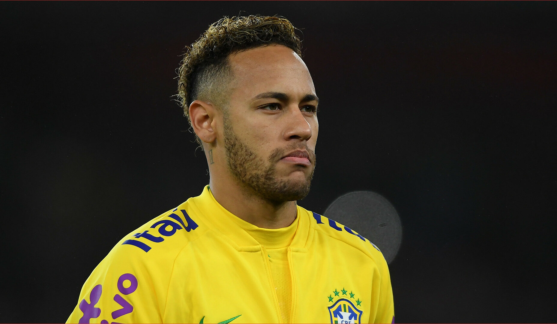 Neymar : une de ses conquêtes évoque sa nuit avec le footballeur