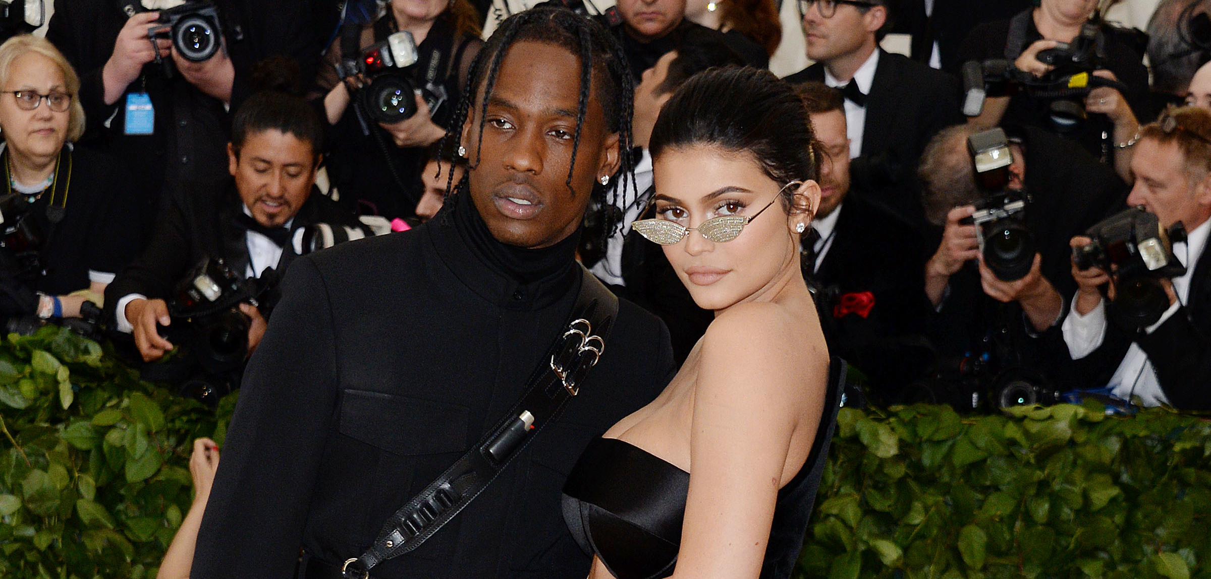 Travis Scott infidèle à Kylie Jenner ? Le rappeur nie tout !