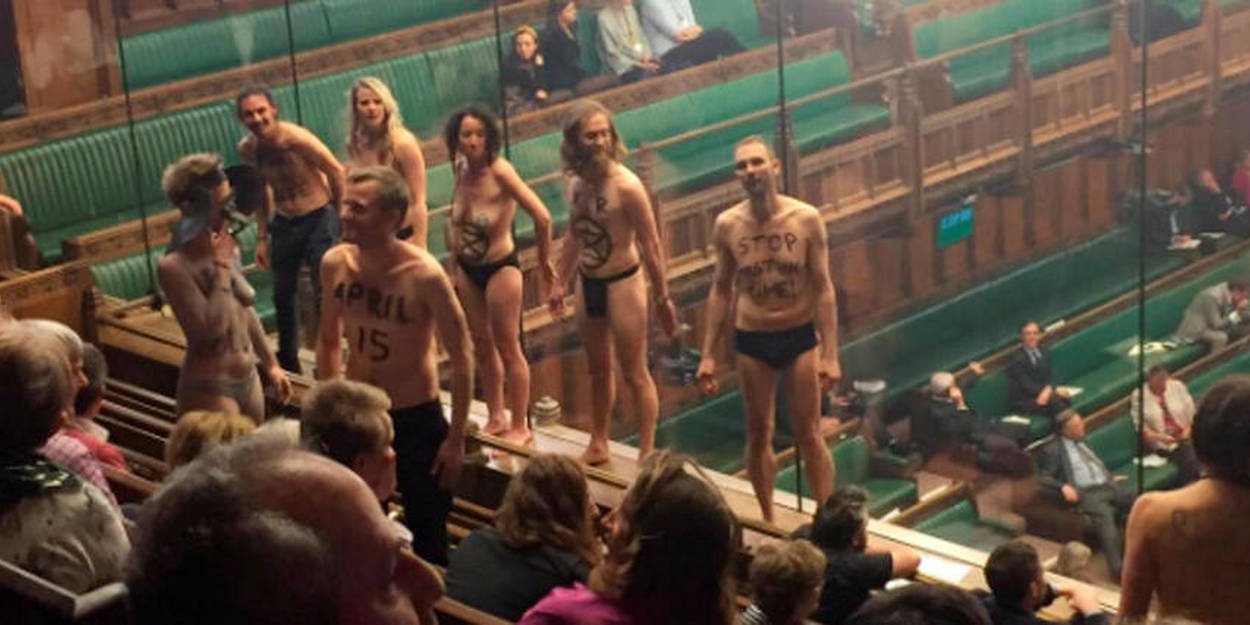 Brexit : défilé semi-nudiste au parlement britannique !