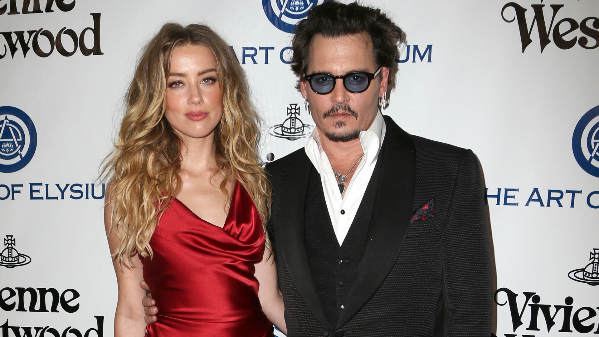 Amber Heard détaille les violences que lui aurait fait subir Johnny Depp