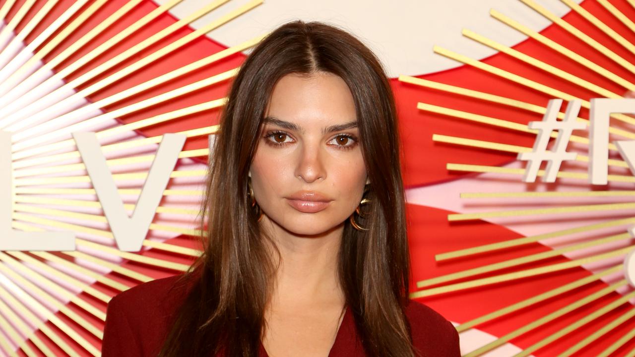 Emily Ratajkowski s’attire les foudres de ses fans : Le cliché avec son chien qui ne passe pas !