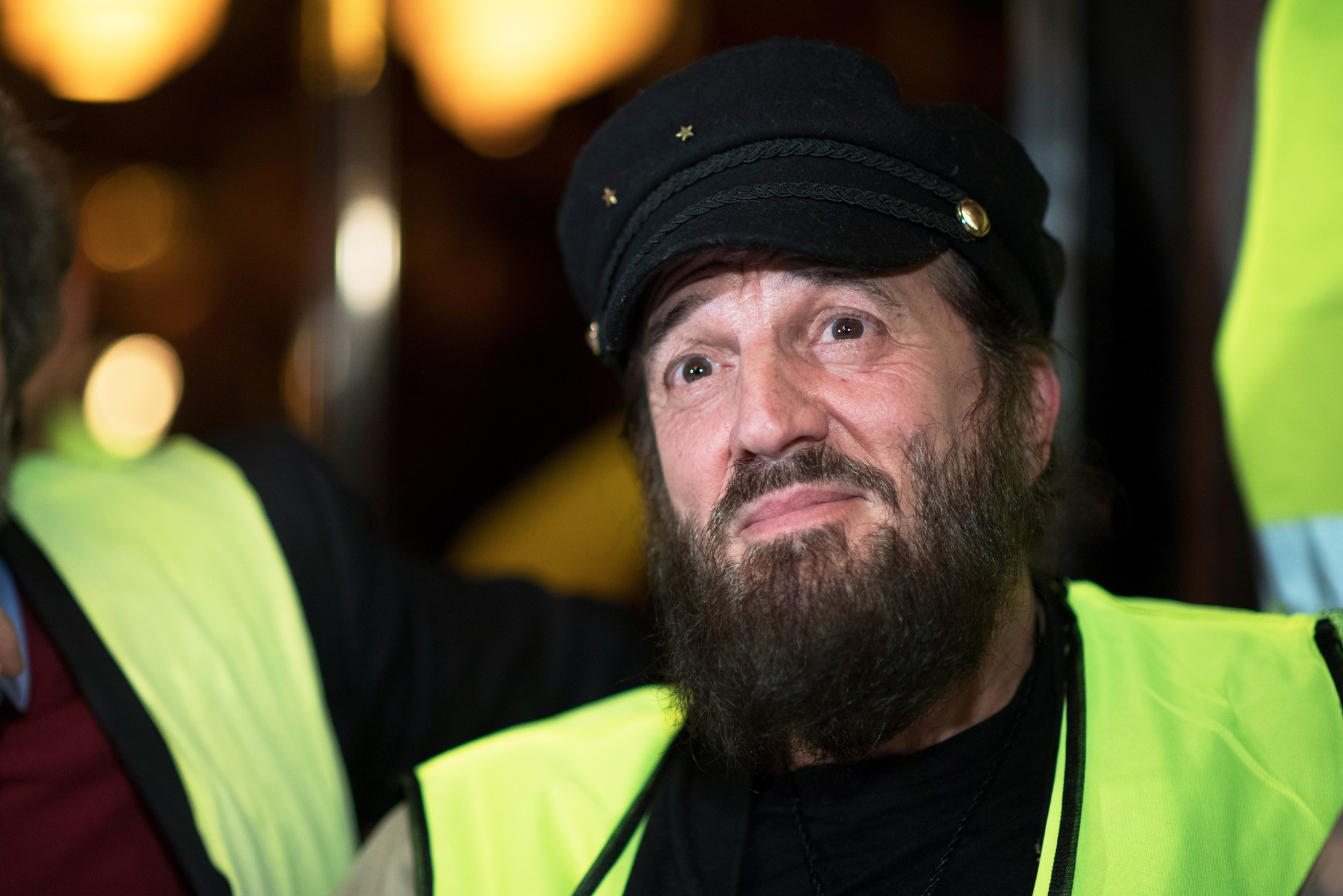  Francis Lalanne revêtu d'un gilet jaune pour montrer sa sympathie au mouvement @Sipa